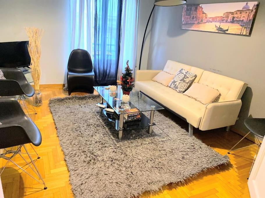 אתונה 2Bdr Olympianzeus Apt With Netflix מראה חיצוני תמונה